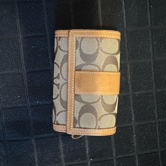 Coach Handbags - Vintage Coach Signature Key Case/ Mini Wallet